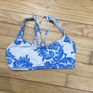 Lululemon free to be sports bra